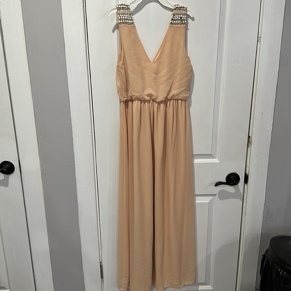 Dress - Picture 3 of 4